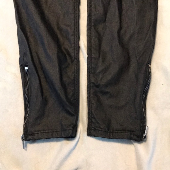 Black skinny faux leather pants - Picture 2 of 5